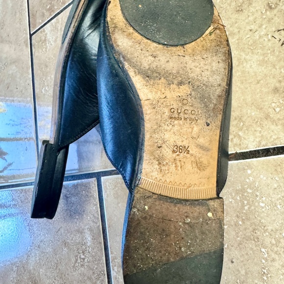 Gucci Black Leather Floral Embroidered Women's Loafers - Picture 5 of 7